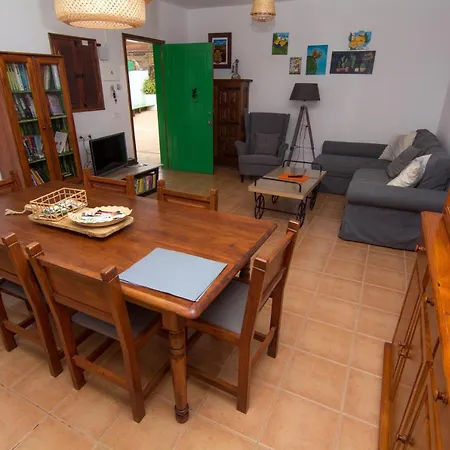 بيت للعطل Buganvilla Molino